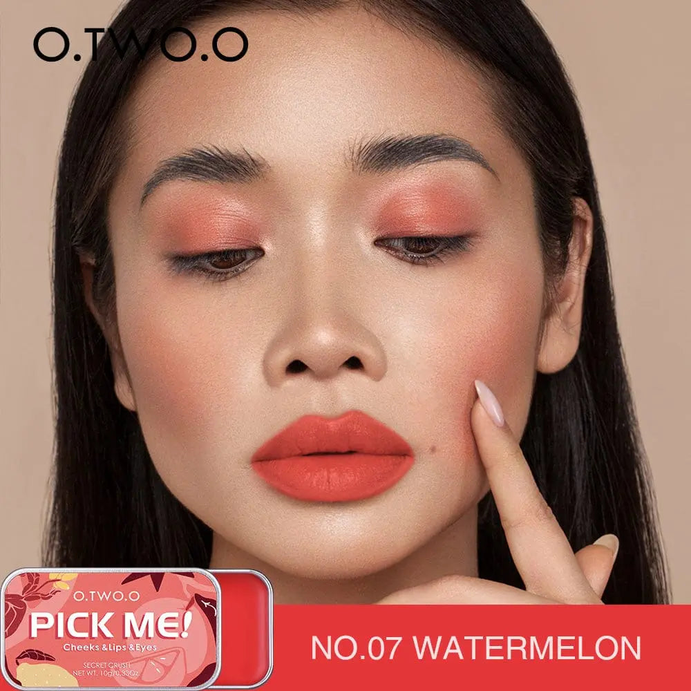 O.TWO.O Multi-functional Makeup Palette CHEEKS & LIPS &EYES 3 IN 1 - Deliverrpk