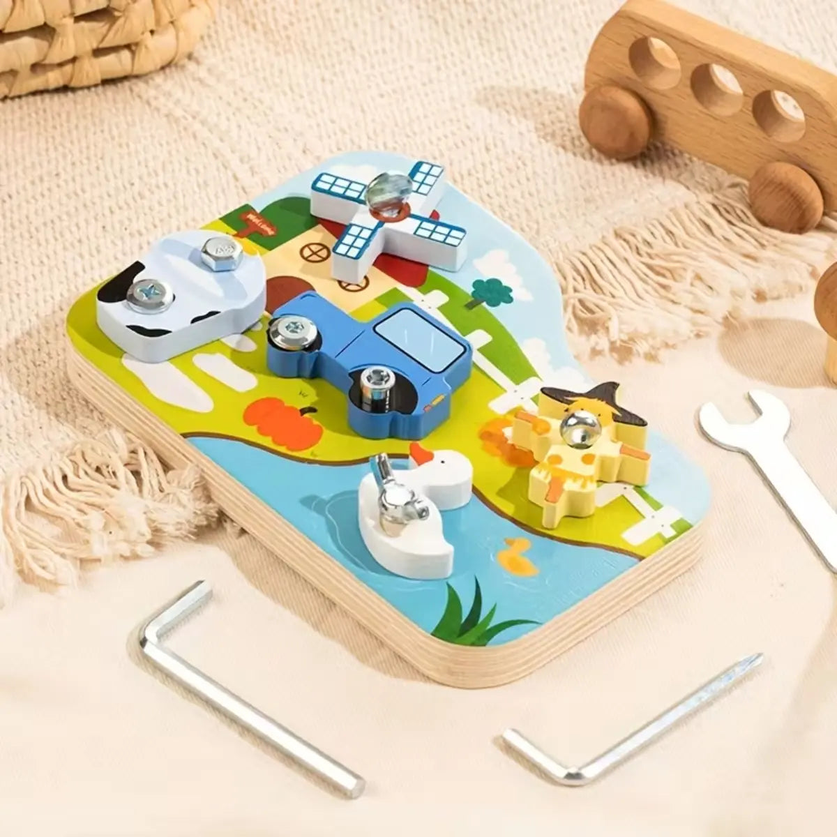 Wooden Farm-Themed Screw Board Montessori Fine Motor Activity Toy for Kids
